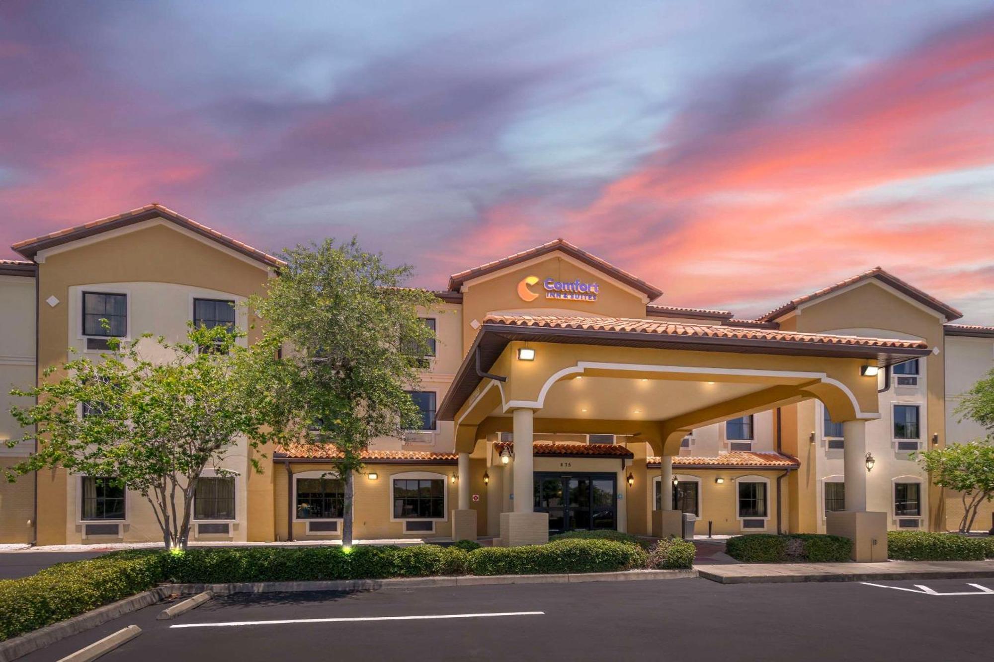 Comfort Inn & Suites Northeast - Gateway San Petersburgo Exterior foto