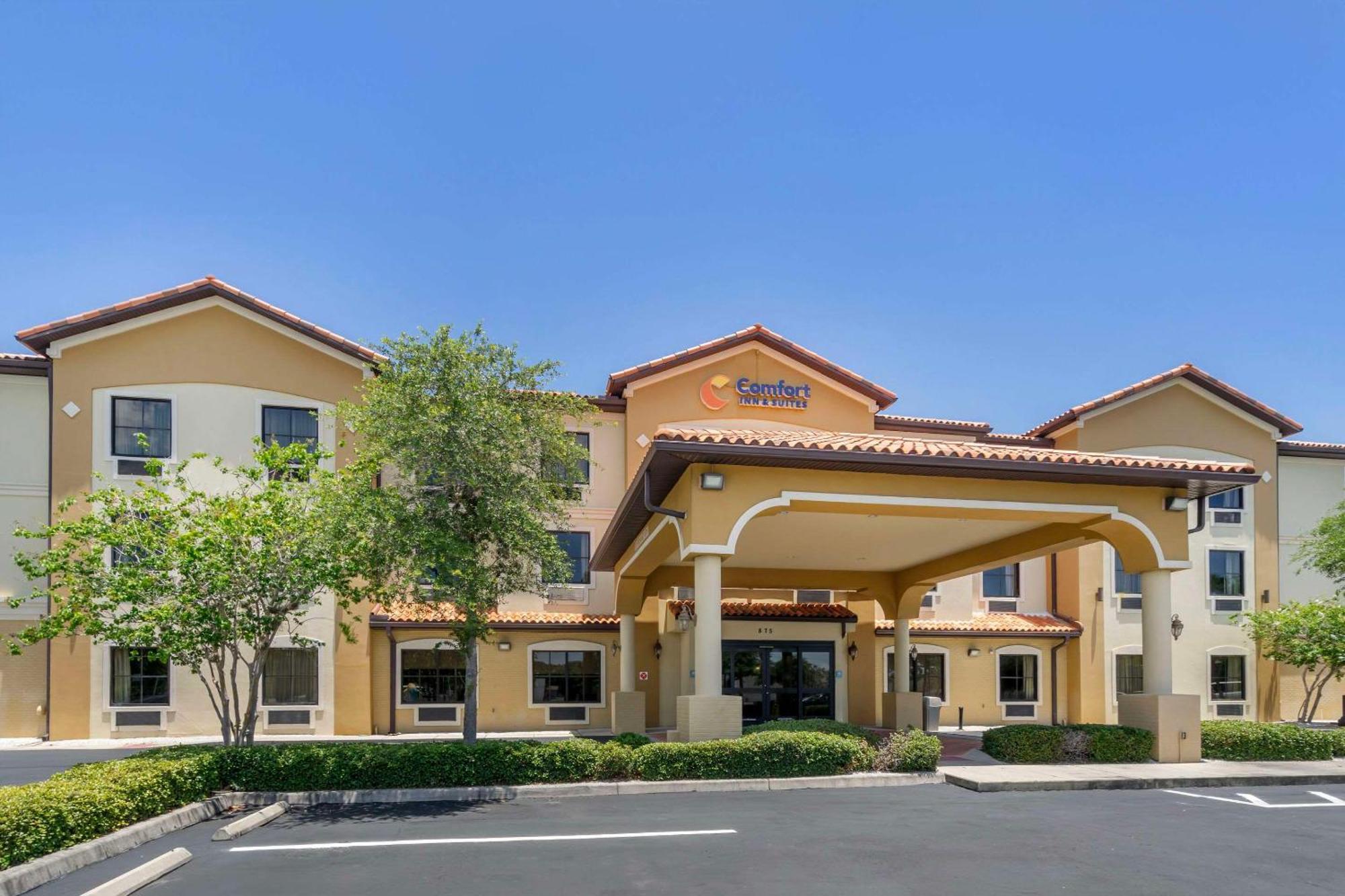 Comfort Inn & Suites Northeast - Gateway San Petersburgo Exterior foto